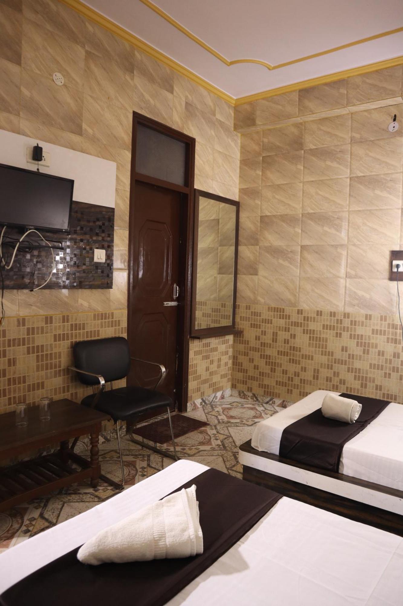 Hotel P R Palace Lucknow Exterior photo