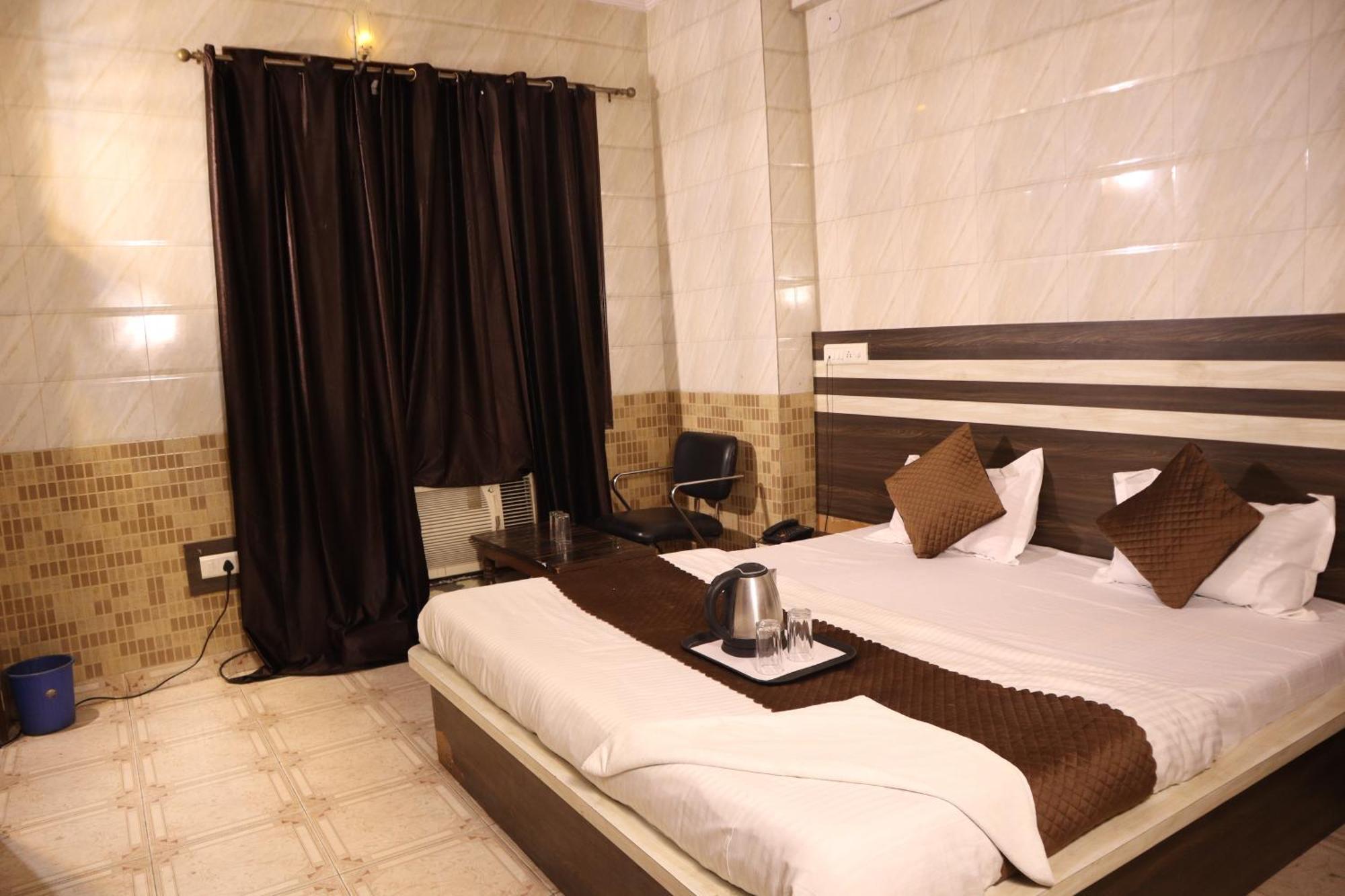 Hotel P R Palace Lucknow Exterior photo