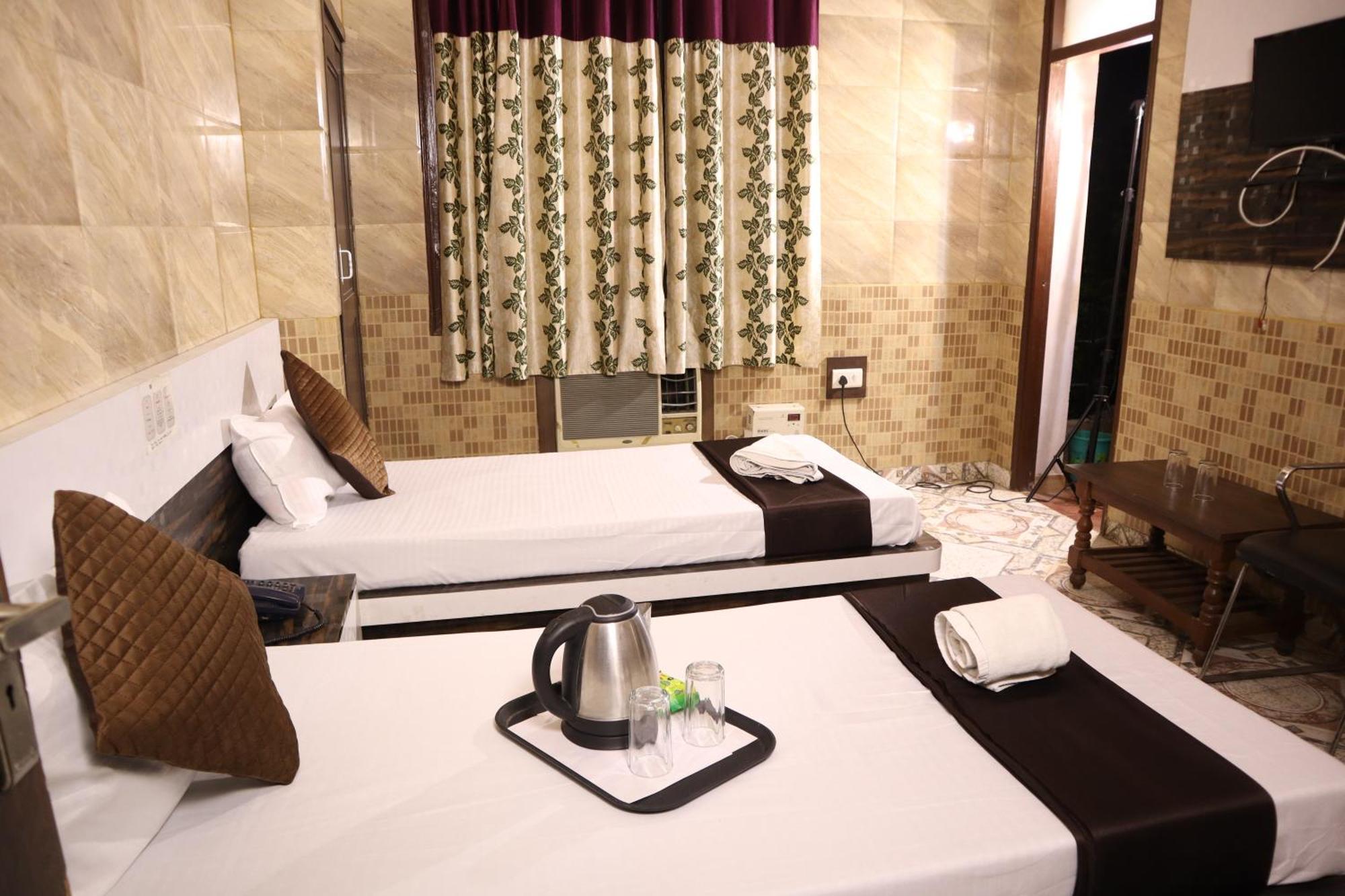 Hotel P R Palace Lucknow Exterior photo